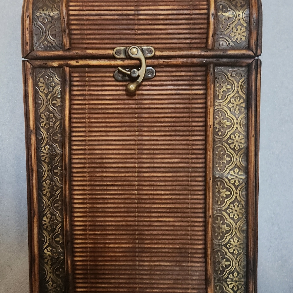 Vintage Bamboo Old World Wooden Treasure Chest Double Wine Box 14” X 9” X 5”
